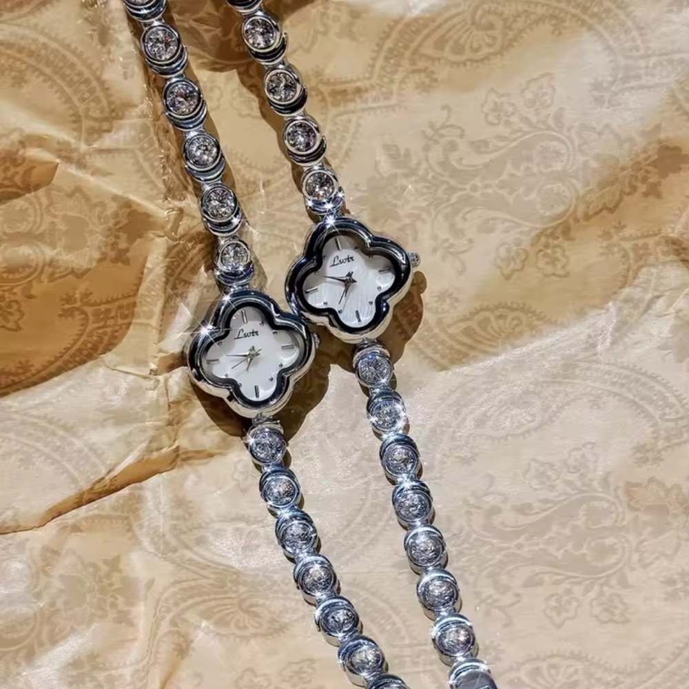 Alhambra Crystal Clover Elegance Bracelet Watch - Picture 2 of 7
